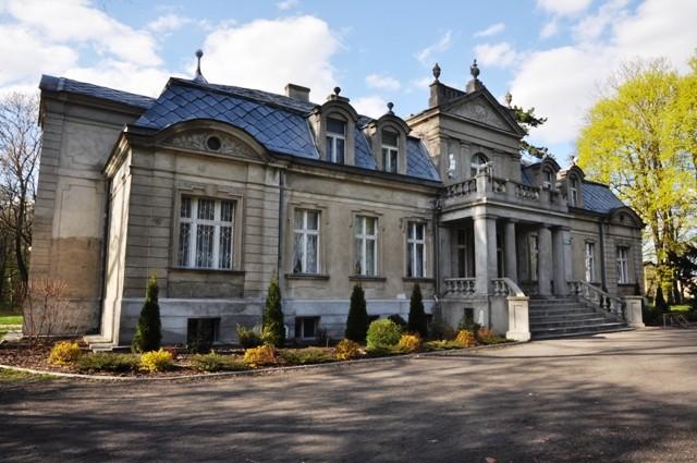 Pałac w Sławnie - obecnie mieści się tu Spółdzielnia Rolnicza