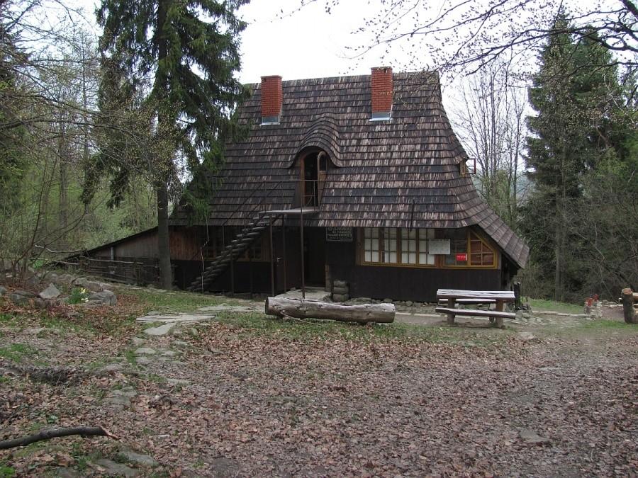 Schronisko na Magurze Małastowskiej