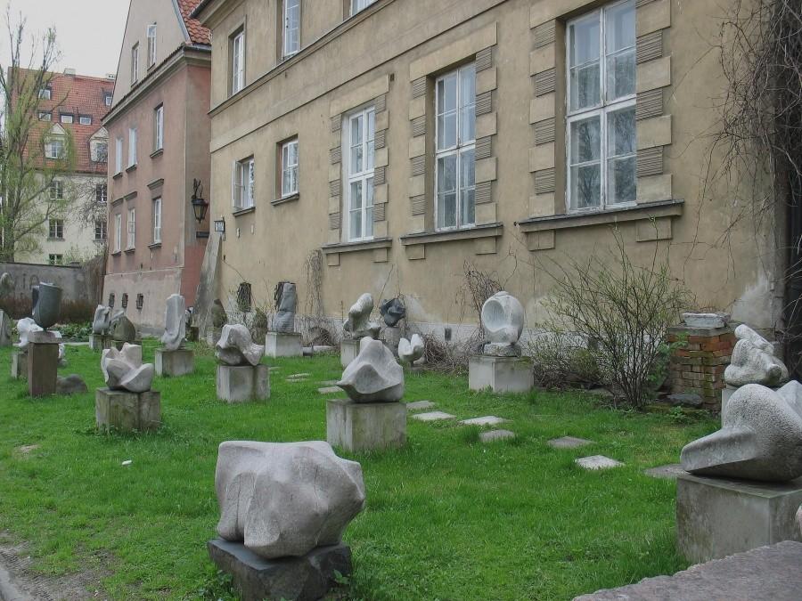 Galeria rzeźby na ul. Bugaj 15/17