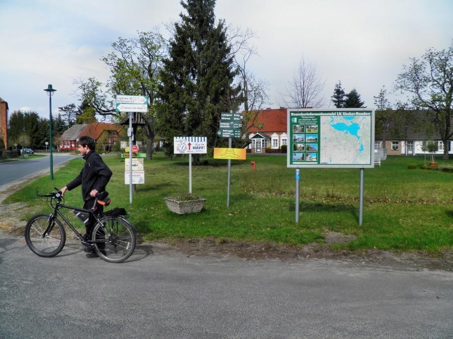 Zastanawiam się w centrum Rieth, którą drogę powrotną wybrać.