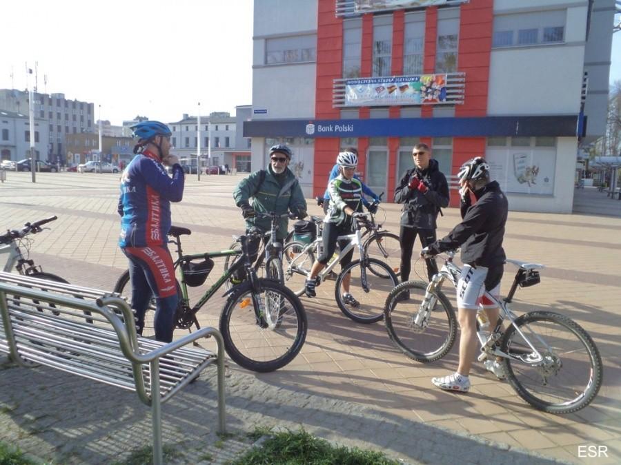Rowerzyści okupują Plac Dworcowy