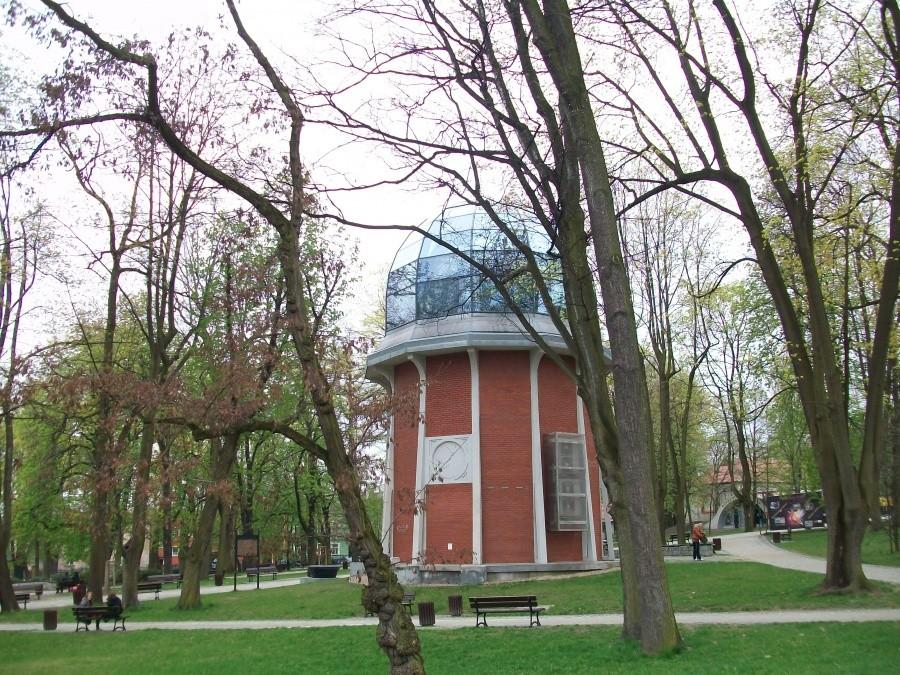 planetarium w parku