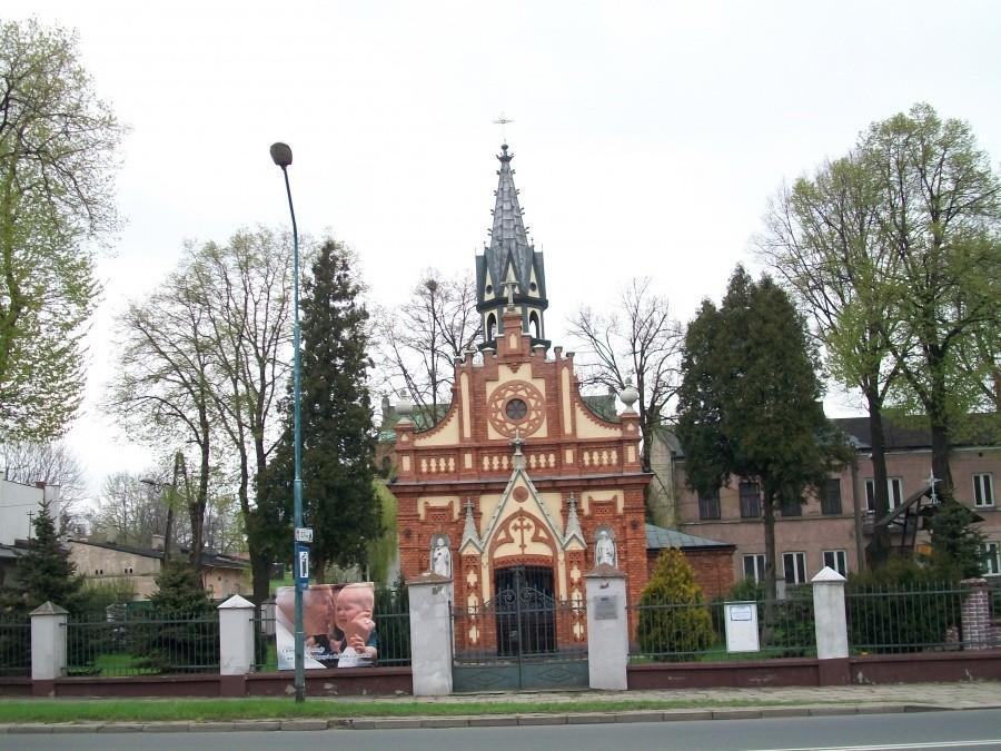 mini kościół na rynku wieluńskim