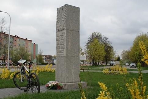 już w mieście, na rondzie Jana Pawła II - O. Lange - Zielona
