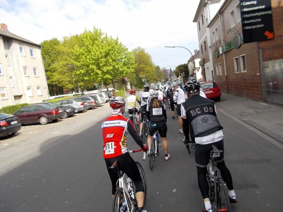 RTF Rund um Schloß Bensberg - peleton na światłach