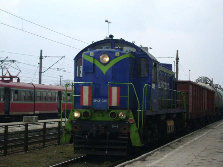 SM48-029 na wyjeżdża ze stacji Sokółka