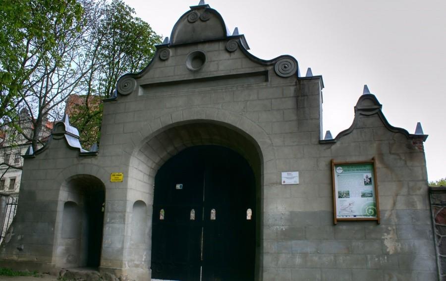 brama wjazdowa do zamku