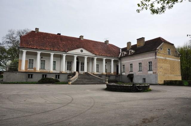 Lubasz - Pałac Miaskowskich w całej okazałości...