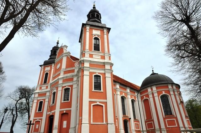 Sankturaium Królowej Rodzin w Lubaszu cd.
