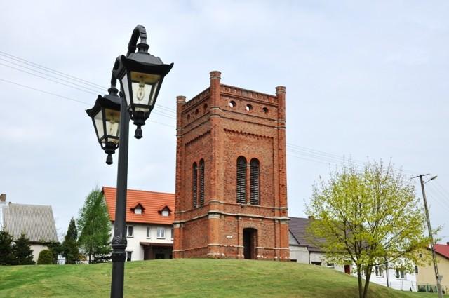 Niedaleko Sanktuarium znajduje się neogotycka dzwonnica wybudowana w 1856 r.