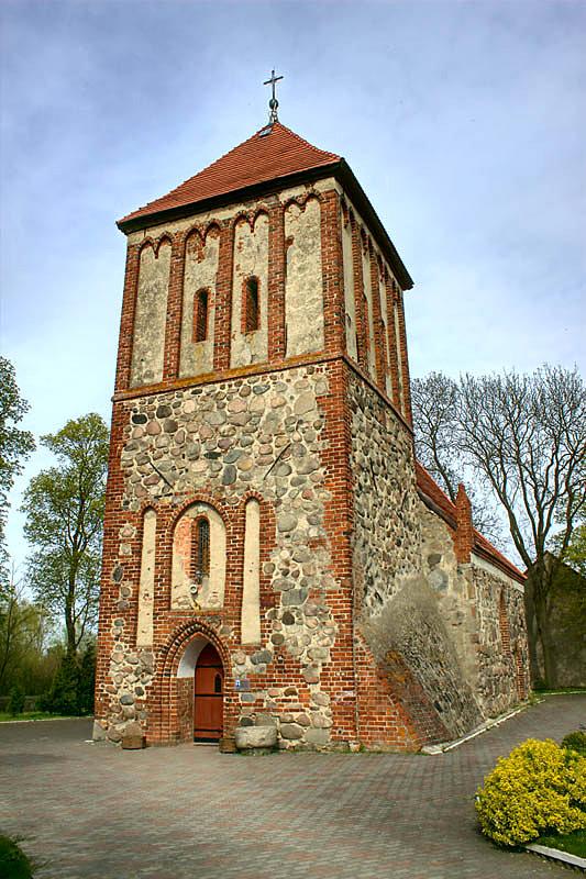 gotycki kościół w Grzędzicach