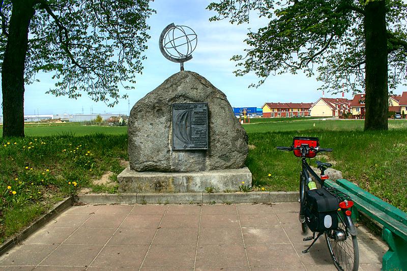 Obelisk 15 Południk, Prawdopodobnie powstał z inicjatywy niemieckich mieszkańców Stargardu w czasach międzywojennych