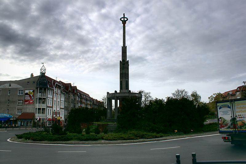 Plac Wolności _ Kolumna Zwycięstwa