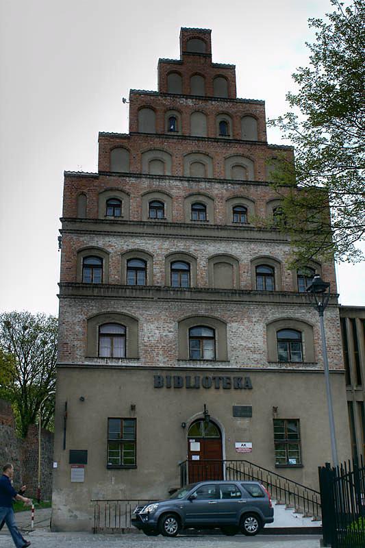 Dom Rohledera (lub Rohlederów, zwany także Domem Kletzinów, lub Kletzana) obecnie Ksiąznica Stargardzka