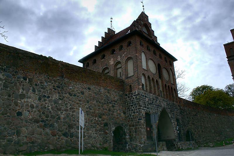 Mury obronne i Brama Pyrzycka