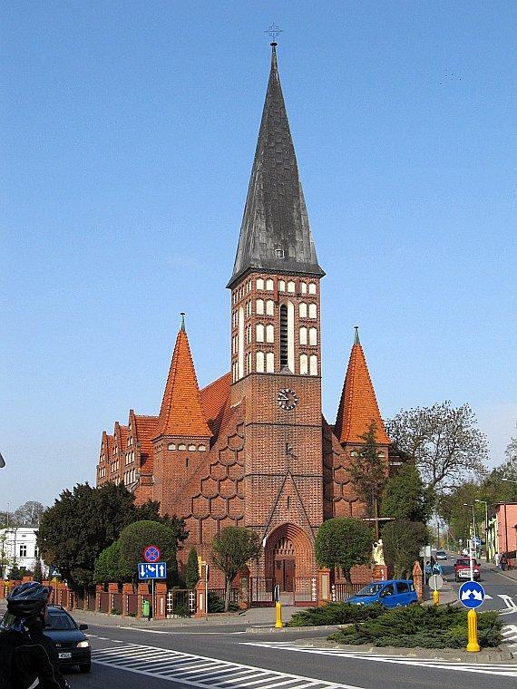 Szubin - kościół w centrum miasteczka