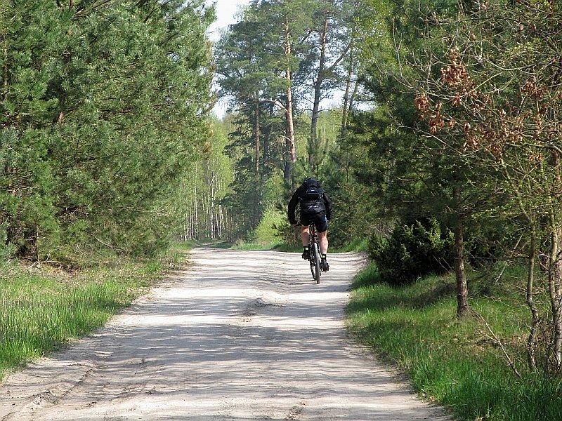 terenowy odcinek w kierunku wsi Gorzeń