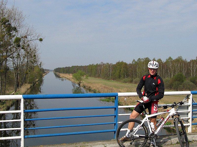 a to ja w tle Kanału Bydgoskiego