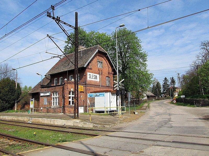stacja kolejowa w Ślesinie