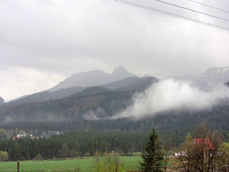 Zamglone góry