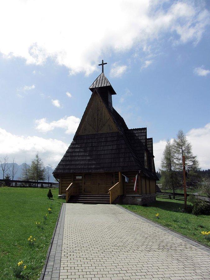 Drewniany kościół