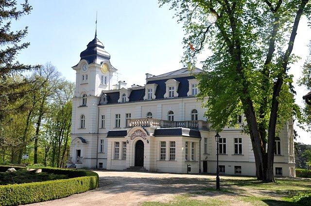 Zielonagóra - Pałac Raczyńskich w całej okazałości...
