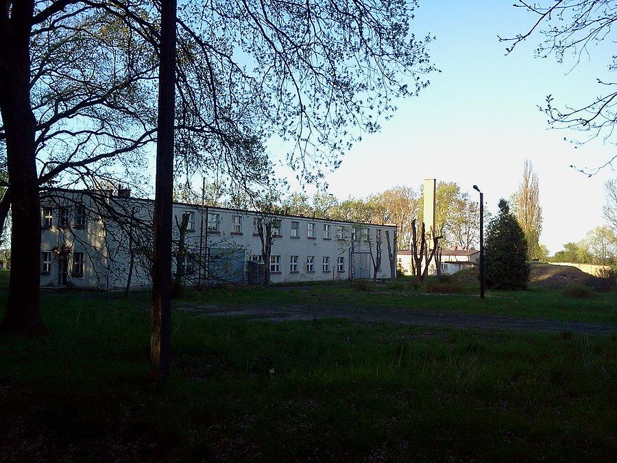 Zaadaptowany obiekt koszarowy