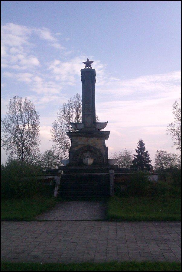 Pomnik Żołnierzy Radzieckich w Mikolinie