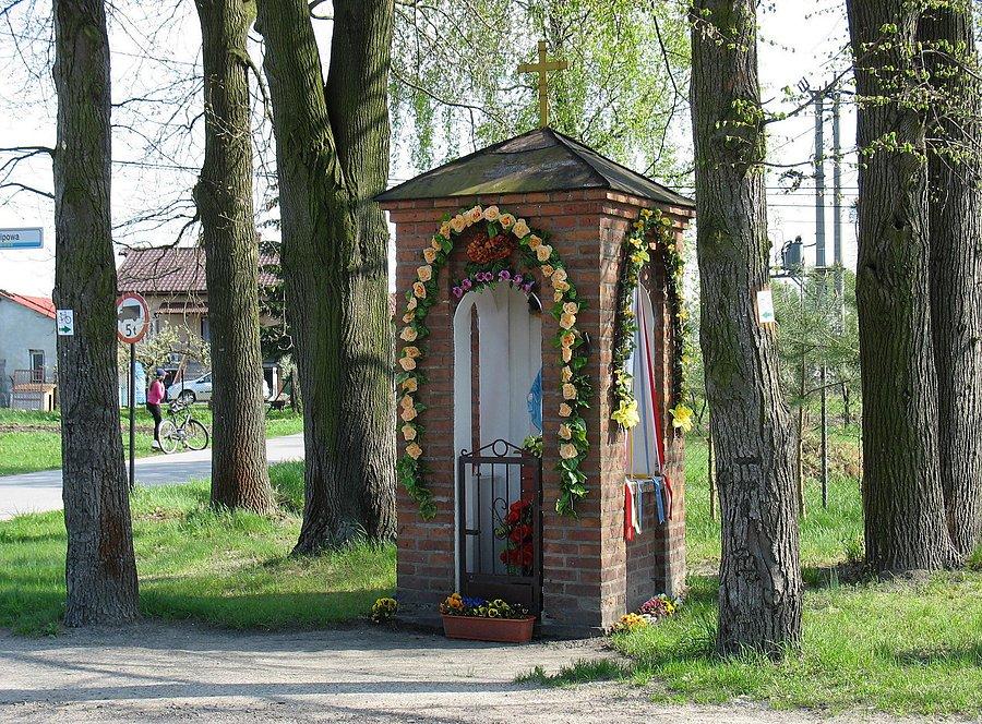 Kapliczka w Dobieszu