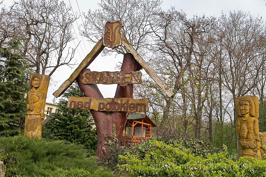 Skansen nad potokiem