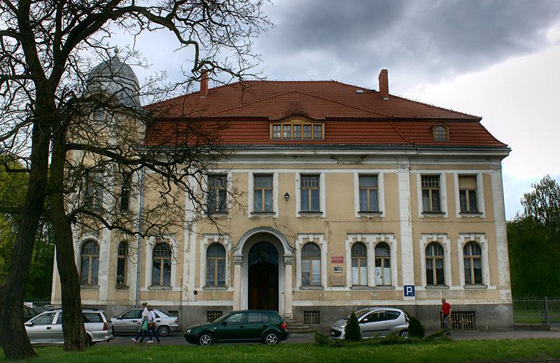 Willa Karowów w Stargardzie zbudowana w 1929, na skraju parku Chrobrego,