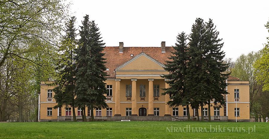 Pałac w Niechanowie