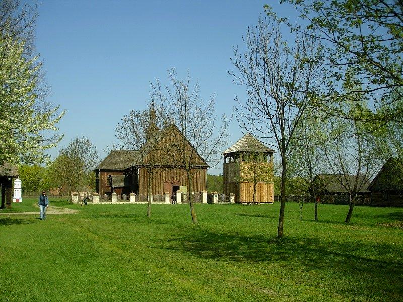 Skansen w Dziekanowicach - kościół
