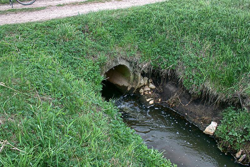 Przepust na drodze z Sowna