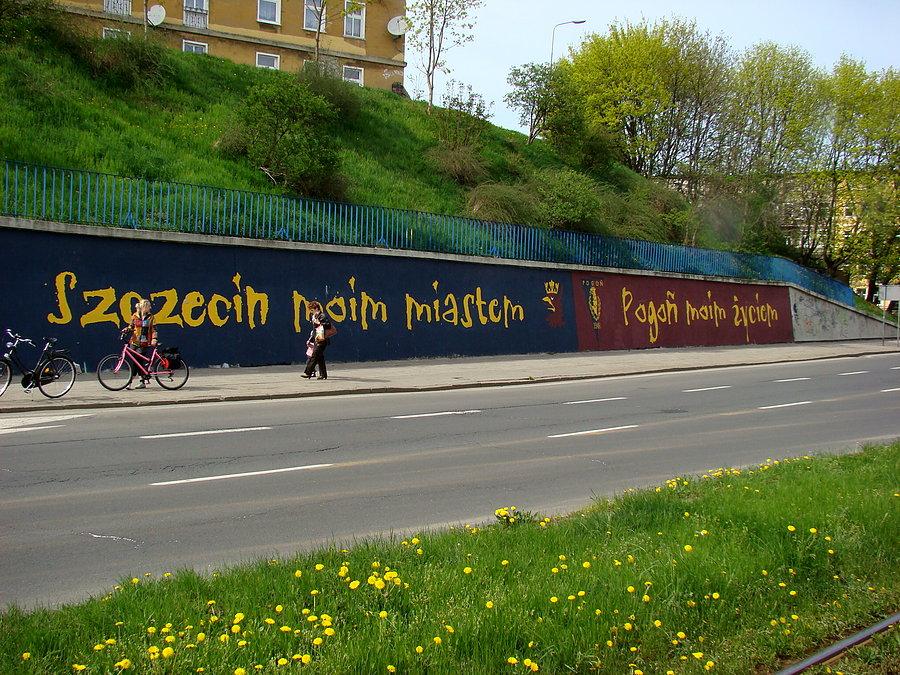 Wycieczka po Szczecinie w poszukiwaniu graffiti i murali. Jadąc wzdłuż Odry