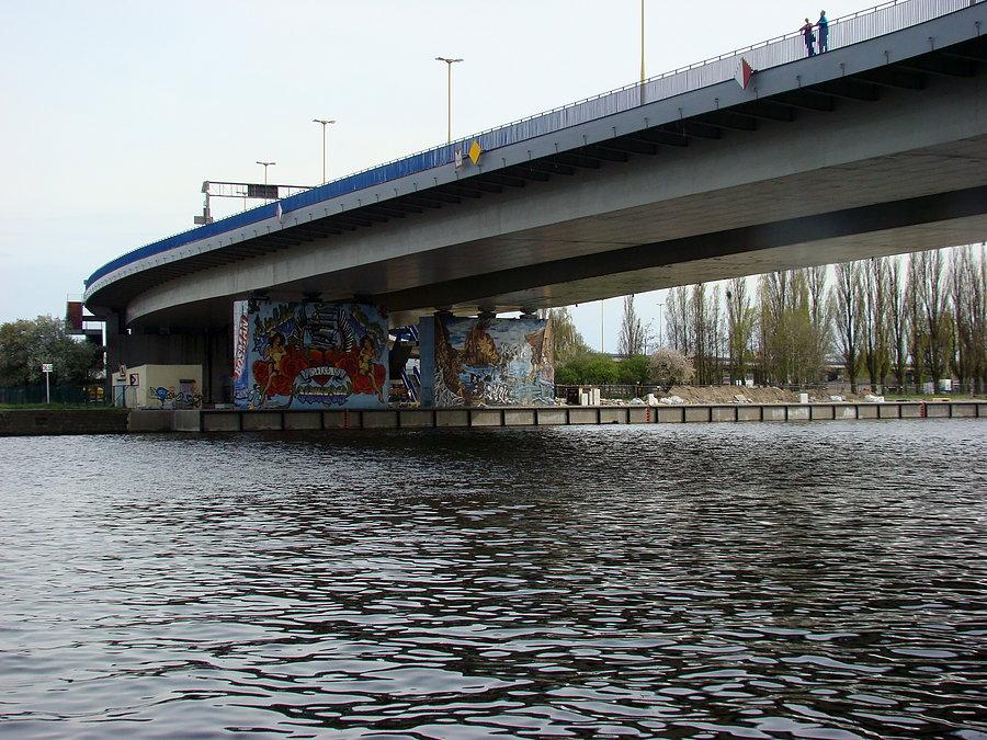 Wycieczka po Szczecinie w poszukiwaniu graffiti i murali. Pod Trasą Zamkową 8