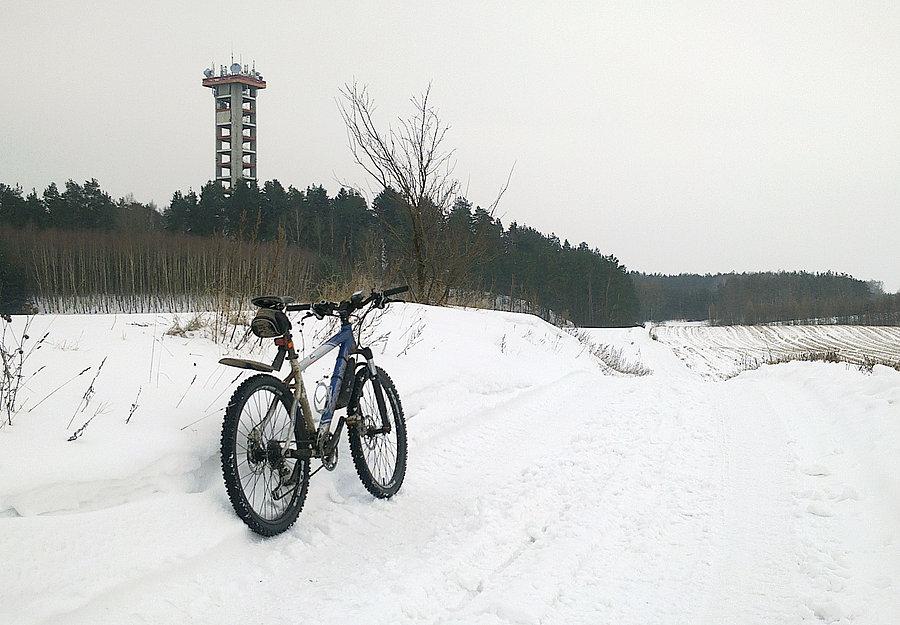 Przystanek koło wieży w Trzcińsku