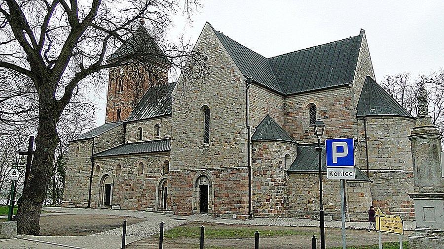 Kolegiata w Kruszwicy z XII wieku