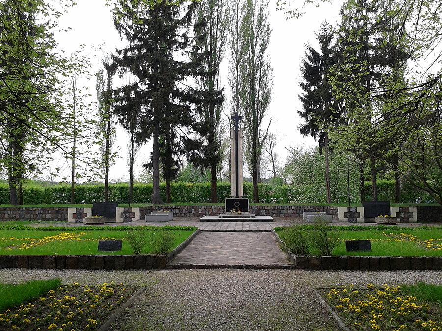 Cmentarz Powstańców Warszawy 1944 w Powsinie