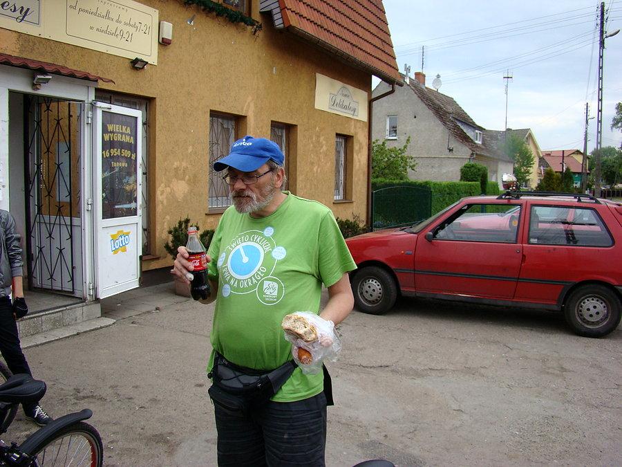 Jeszcze tylko uzupełnienie zapasów i posiłek