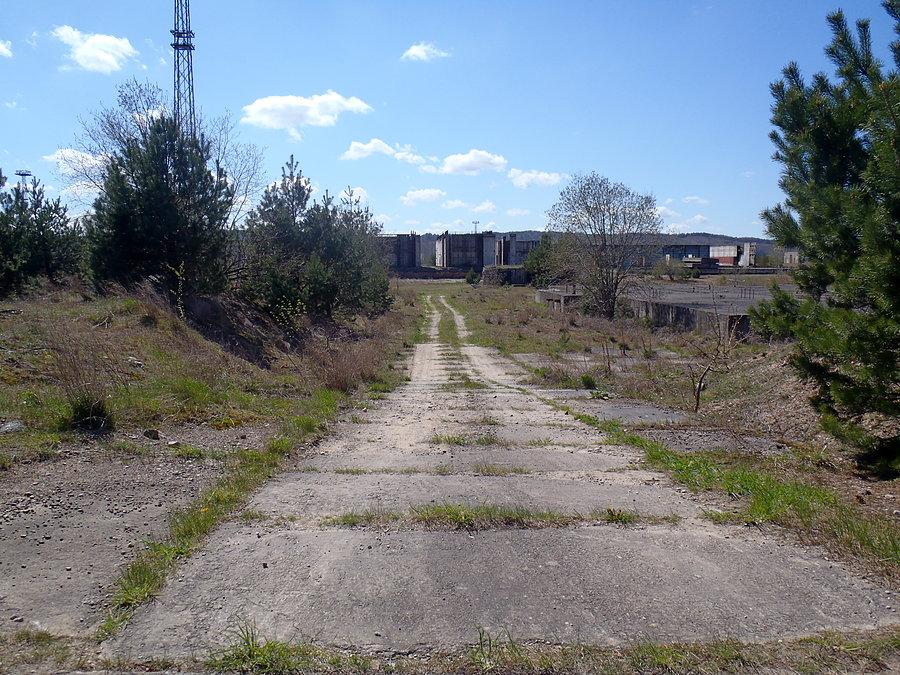 Ruiny bydunków pomocniczych elektrowni atomowej