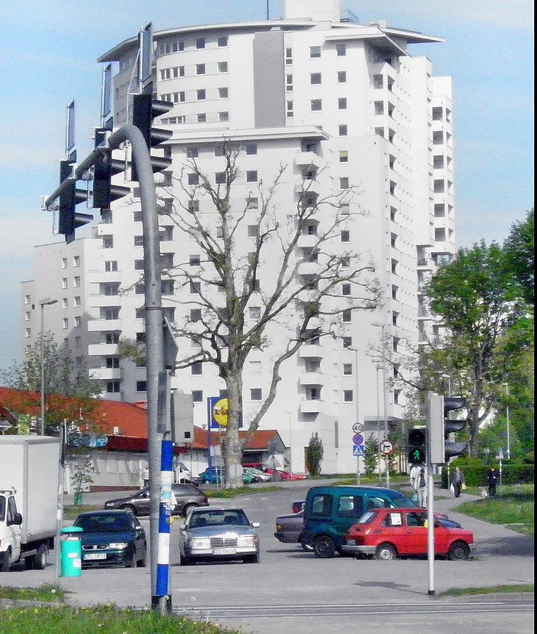 Wieżowiec z ulicy Biskupa Bandurskiego