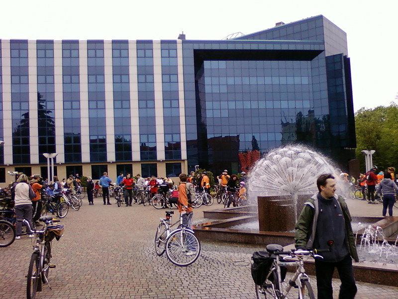 Postój pod Biblioteką Uniwersytetu Łódzkiego
