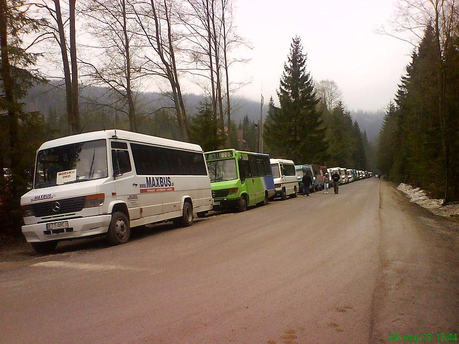 Kolejka busów od Łysej Polany po Palenicę Białcz. (32 pojazdy!)