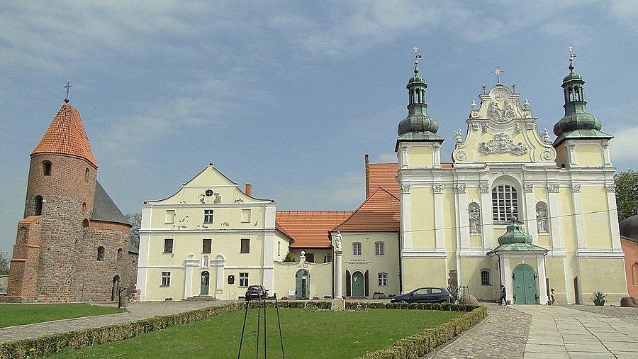 Klasztor, kościół św Trójcy i rotunda św Prokopa w Strzelnie