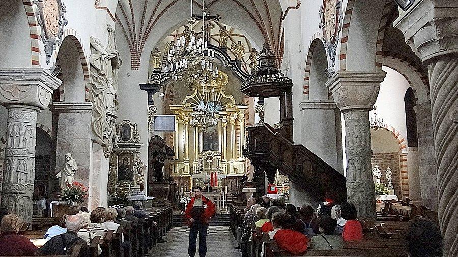 Wnętrze kościoła św Trójcy w Strzelnie