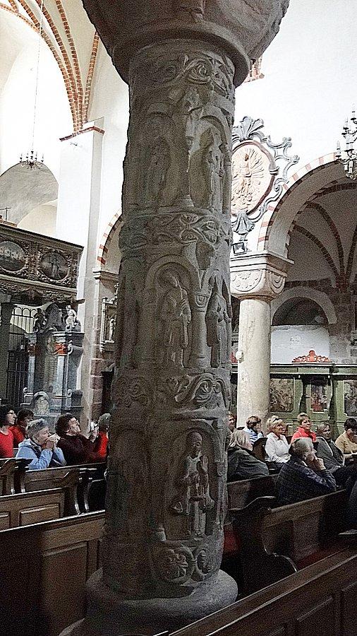 Kolumna pokazująca dobro