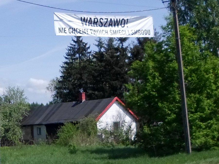Mieszkańcy Michałowa nie chcą wysypiska, cała wieś w takich hasłach