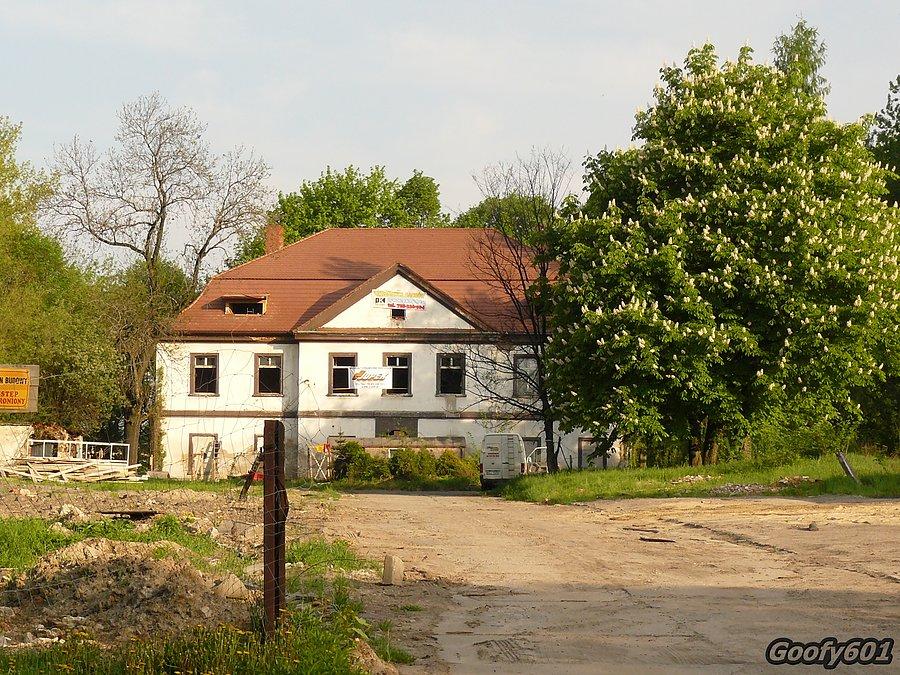 Aż miło popatrzeć - nowy dach na dworku w Mikulczycach :)