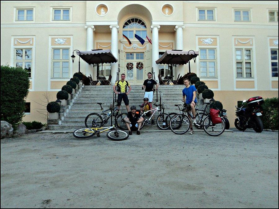 Ekipa w Samotworze